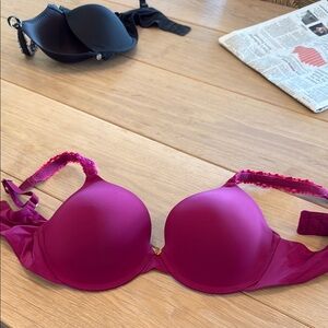 Natori Pink Seamless T- shirt Bra with Lace Straps